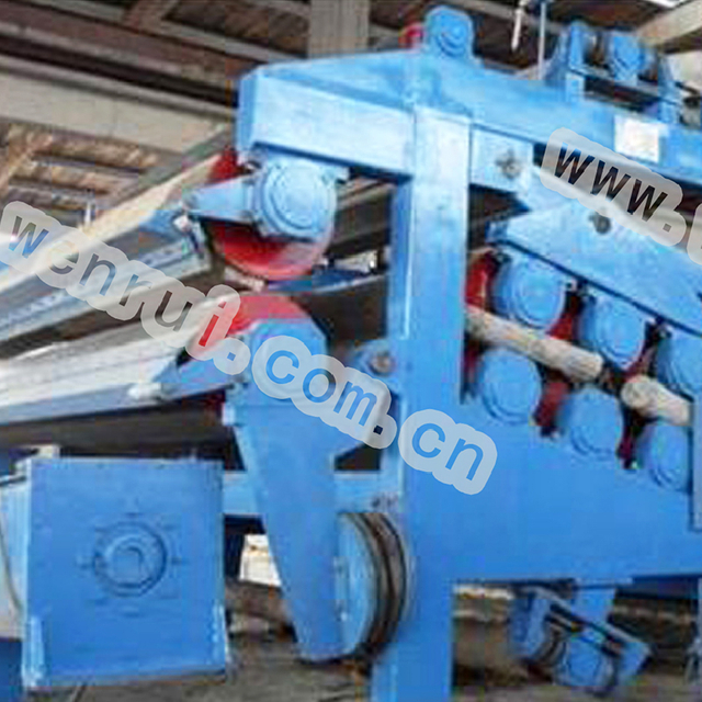 Double mesh slurry extruder